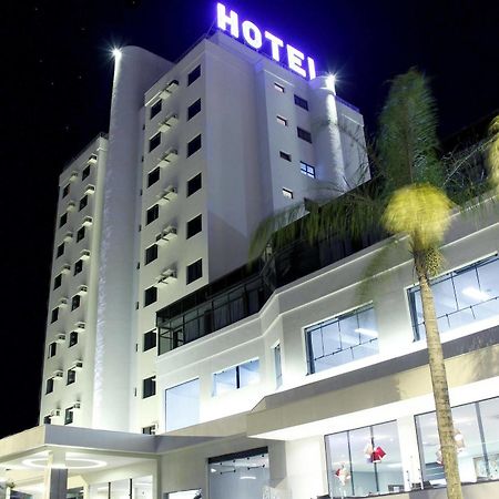 פיראסיסבה Antonio'S Palace Hotel מראה חיצוני תמונה