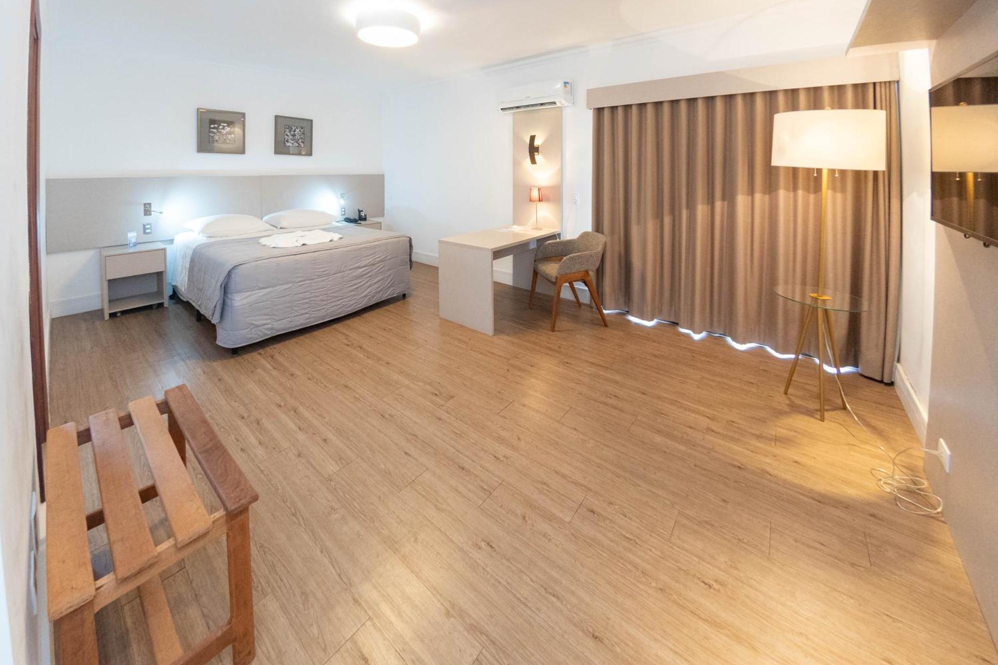 פיראסיסבה Antonio'S Palace Hotel מראה חיצוני תמונה